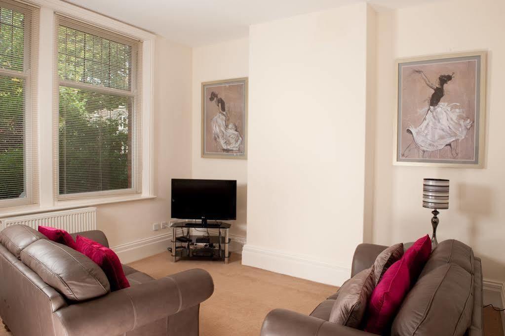 Harrogate Serviced Apartments Екстериор снимка